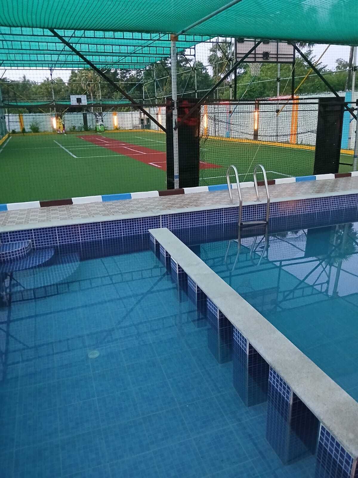 15 つの屋外プール