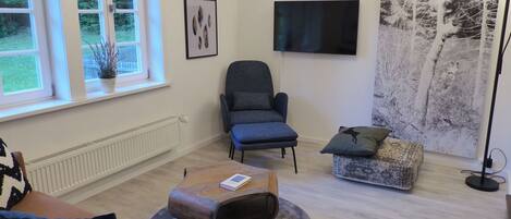 Individually decorated, free WiFi, bed sheets