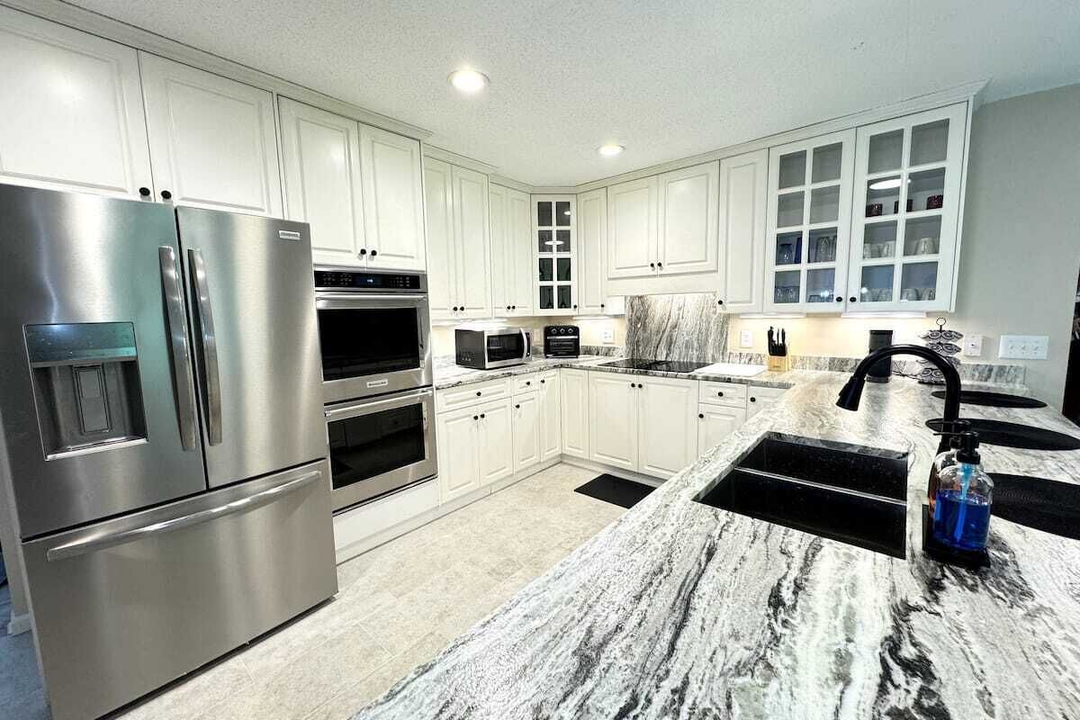 Microonde, forno, piano cottura, lavastoviglie