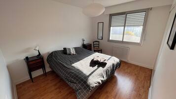 4 chambres, fer et planche Ă repasser, Wi-Fi, draps fournis