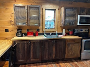 Micro-ondes, four, plaque de cuisson