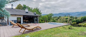 Westwand Villas - Casa de Vacanta cu 5 Dormitoare - Gratar/Terasa/Gradina