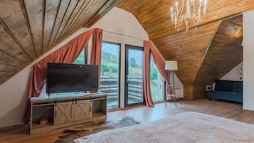 5 bedrooms, iron/ironing board, Internet, bed sheets