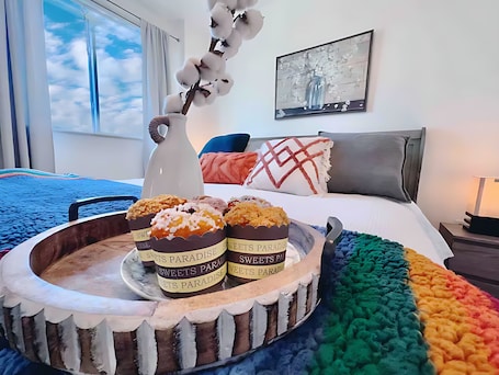 Cortinas blackout, tabla de planchar con plancha y wifi gratis