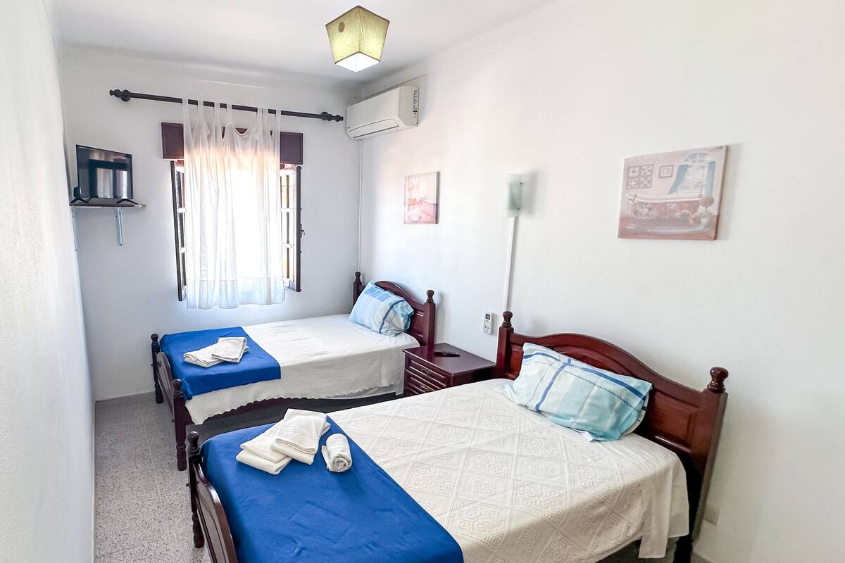 Twin Room | Free WiFi