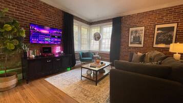 TV, fireplace, stereo