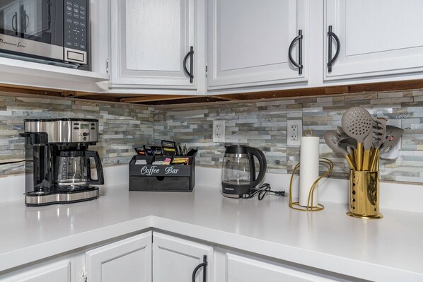 微波炉、烤箱、炉灶