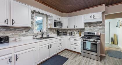 Cottingham Cottage – Peaceful Family Retreat Near Great Lakes Naval Base