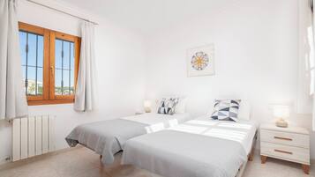 3 bedrooms, iron/ironing board, free WiFi, bed sheets