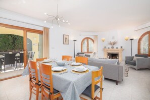 تناول الطعام