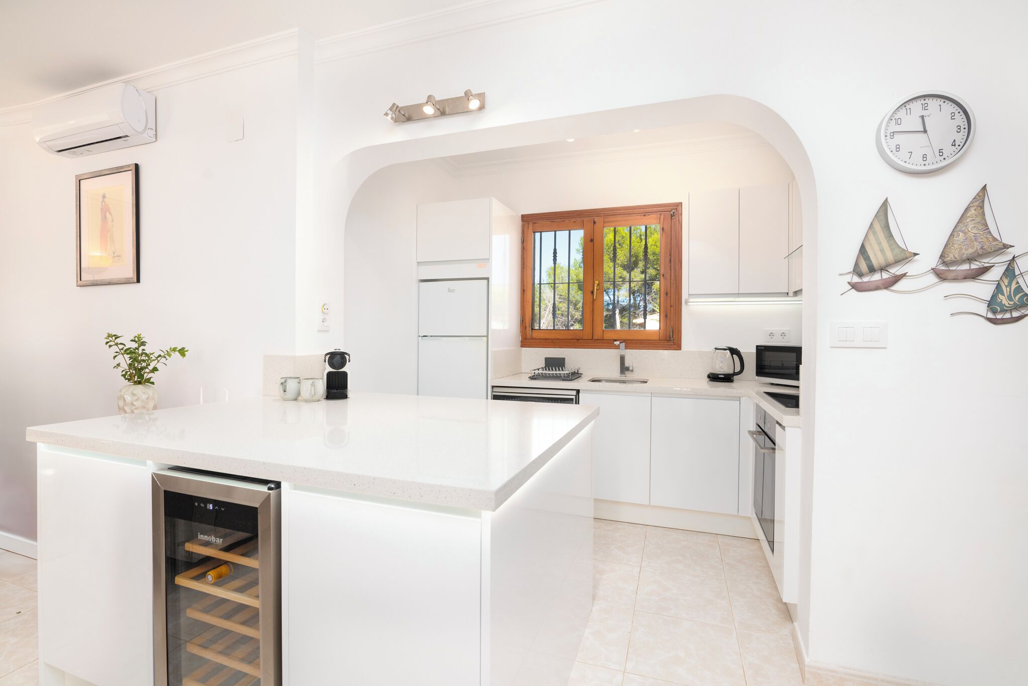 Frigorífic, microones, forn i rentaplats 