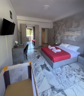 3 bedrooms, iron/ironing board, Internet, bed sheets