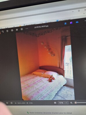 3 عدّة غرف نوم وملاءات أسرّة