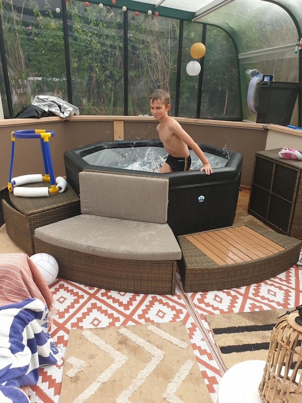 Bain à remous intérieur