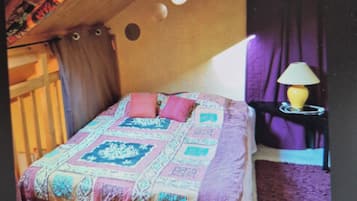 3 bedrooms, bed sheets