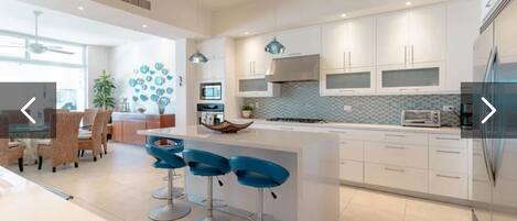 Four Ă micro-ondes, un four, surface de cuisson, lave-vaisselle