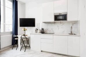 微波炉、炉灶、洗碗机、厨具/餐具