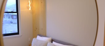 Luxury condo w/ mountain view, close to downtown!