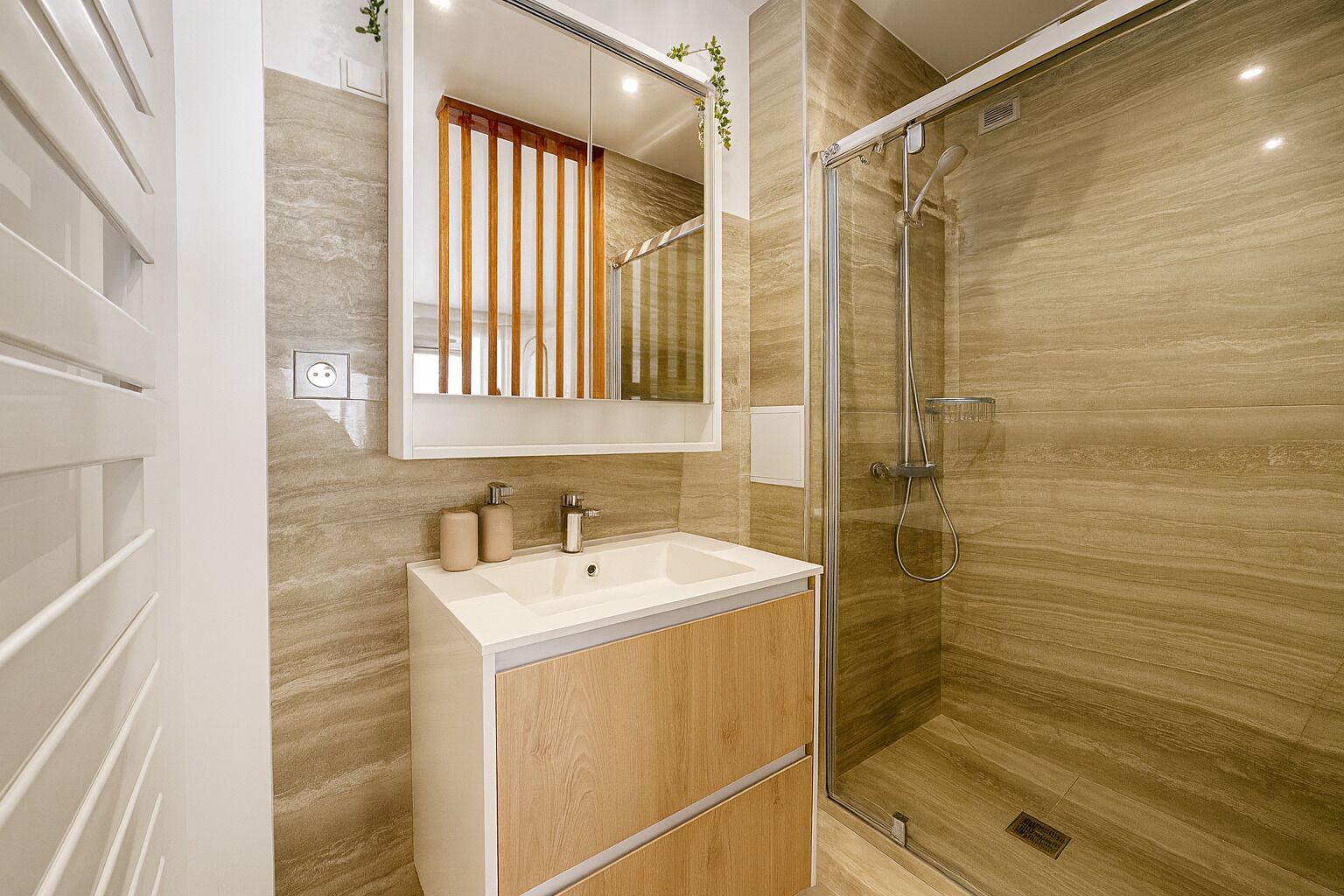 公寓 | 浴室 | 免费洗浴用品、吹风机、毛巾、肥皂