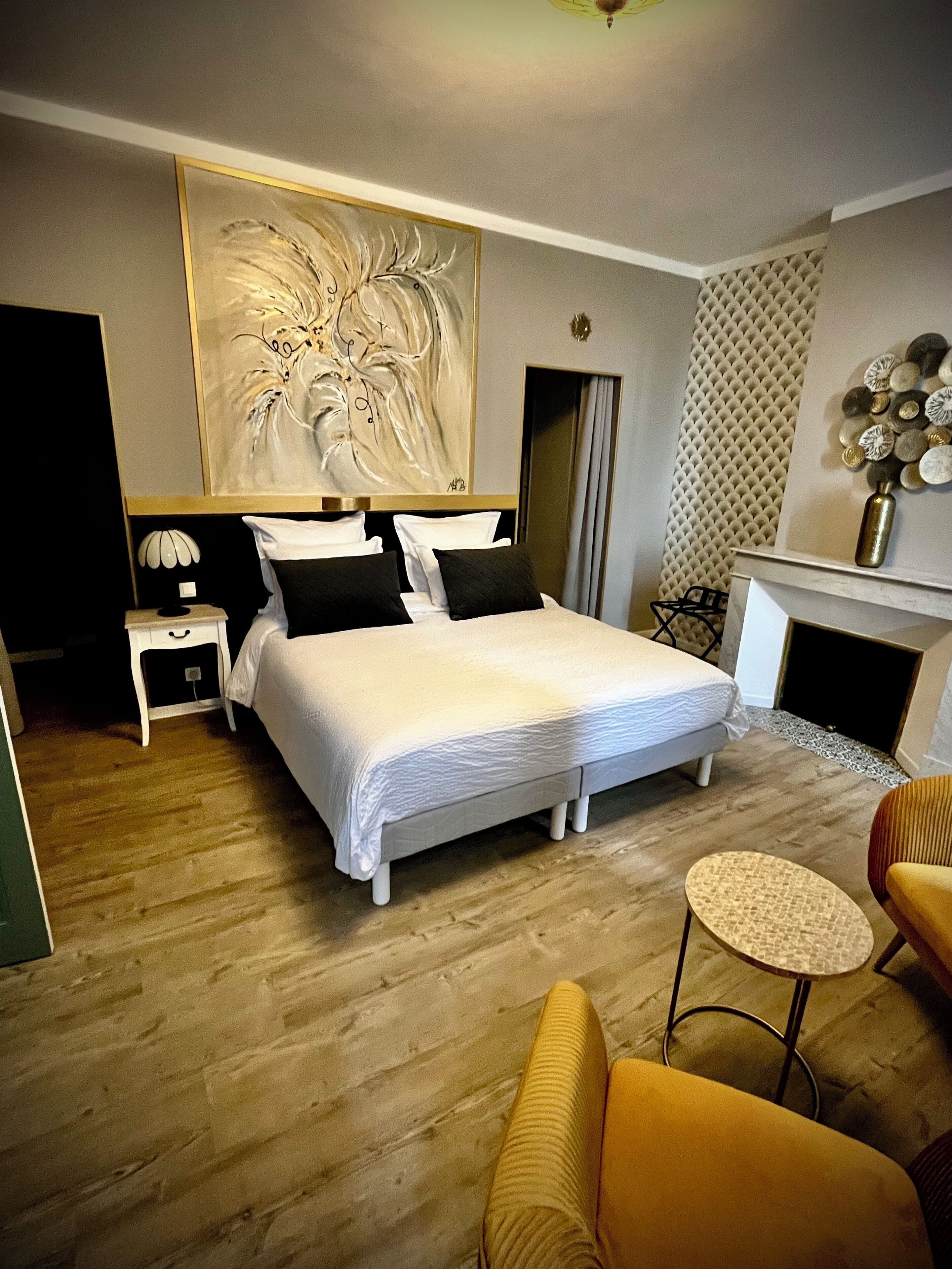 Habitación doble, vistas al jardín | Espacio para trabajar con un portátil, cortinas opacas, wifi gratis