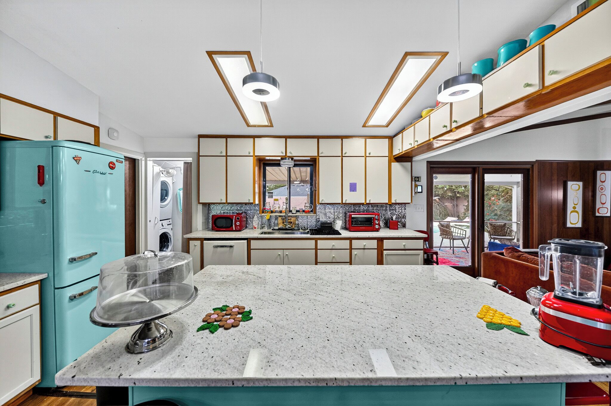 ميكروويف، فرن، موقد طهي مسطح، غسالة أطباق