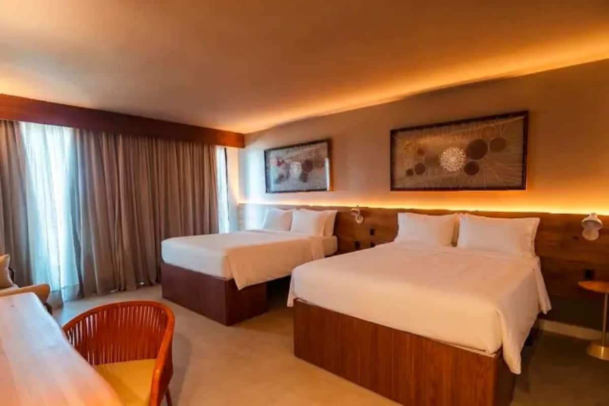 Minibar, caja de seguridad en la habitación y cortinas blackout
