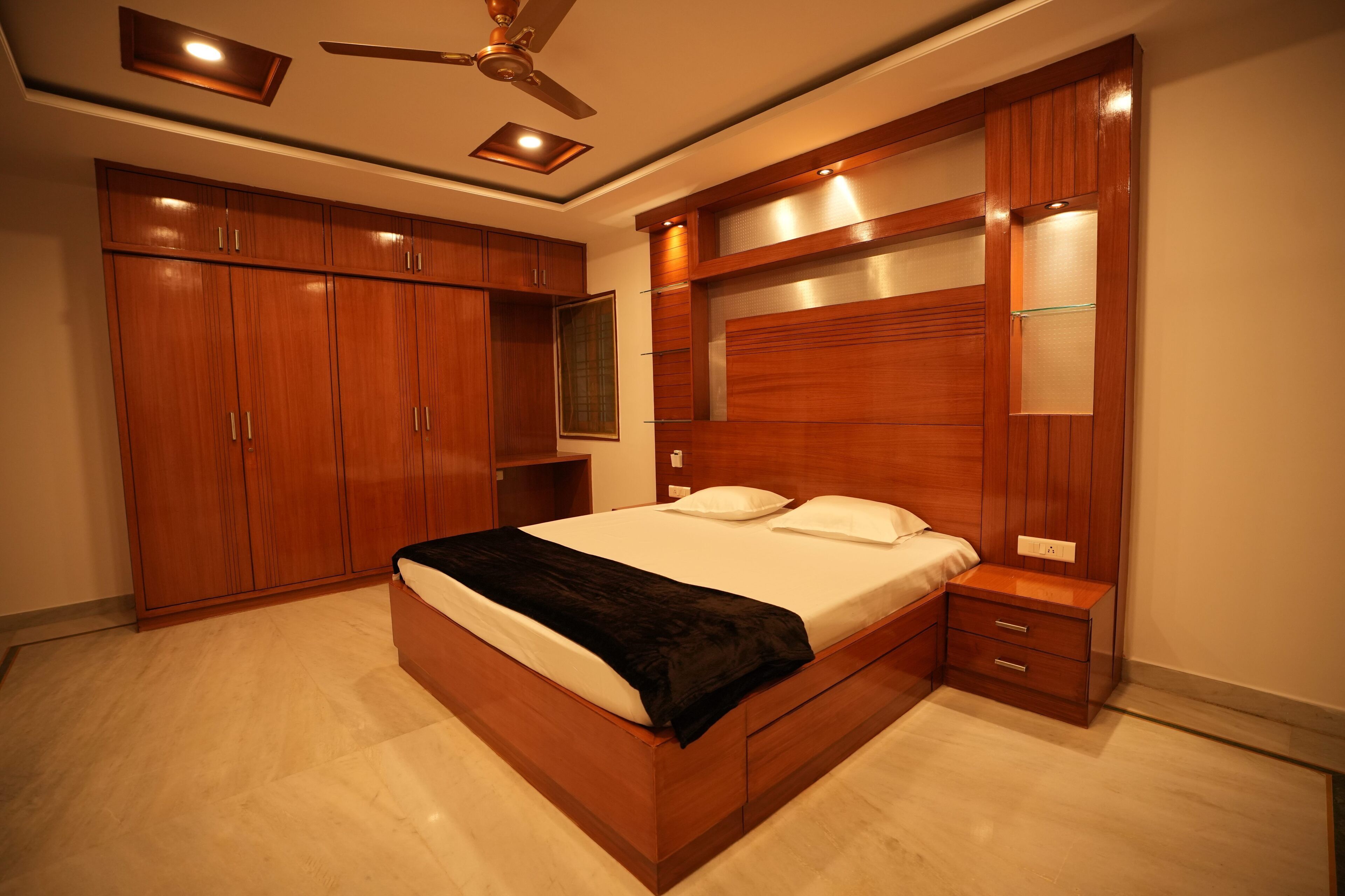 4 chambres, fer et planche à repasser, Wi-Fi gratuit, draps fournis