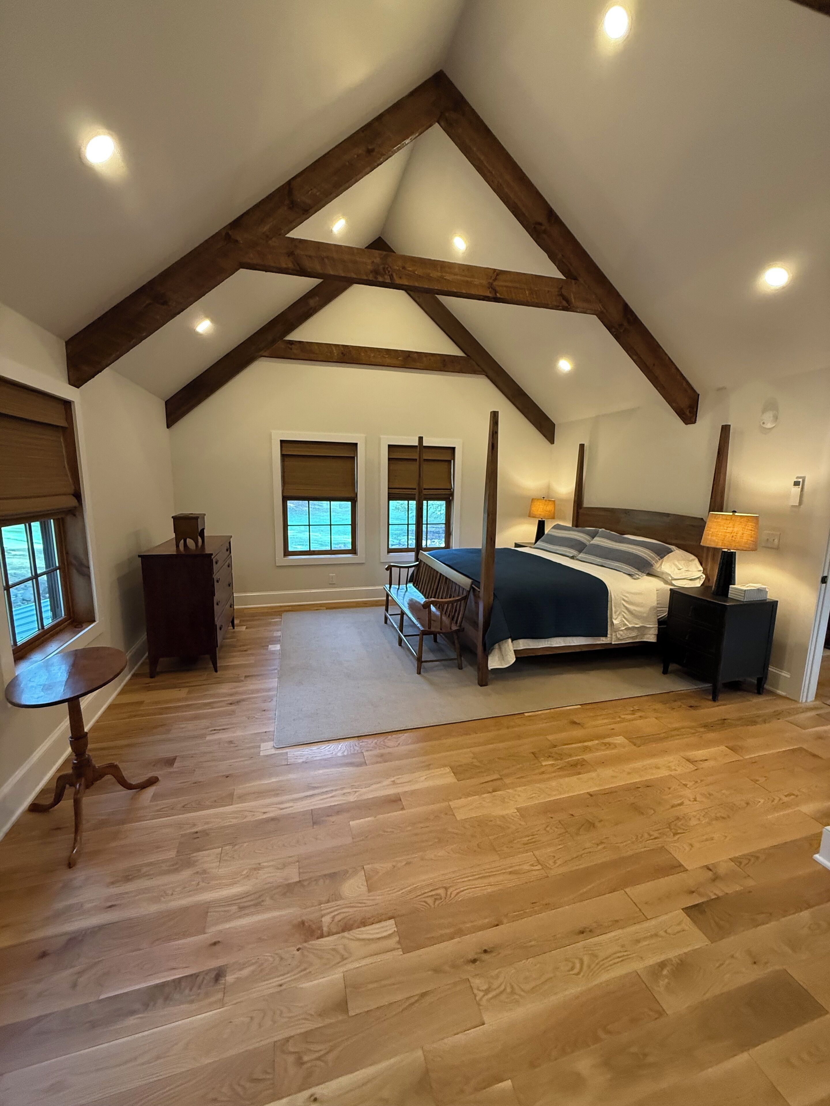 3 slaapkamers, een strijkplank/strijkijzer, wifi, beddengoed