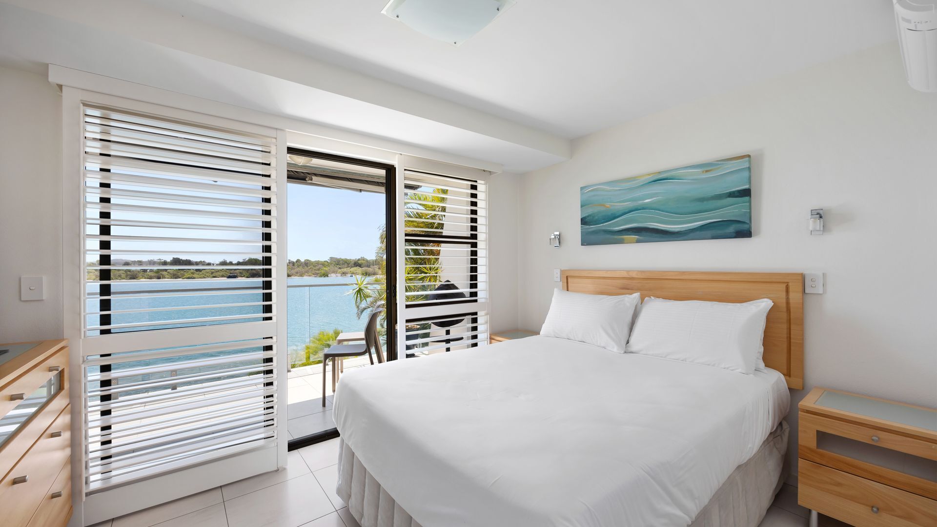 2 عدّة غرف نوم ومكواة/لوح كي وواي فاي مجانًا وملاءات أسرّة