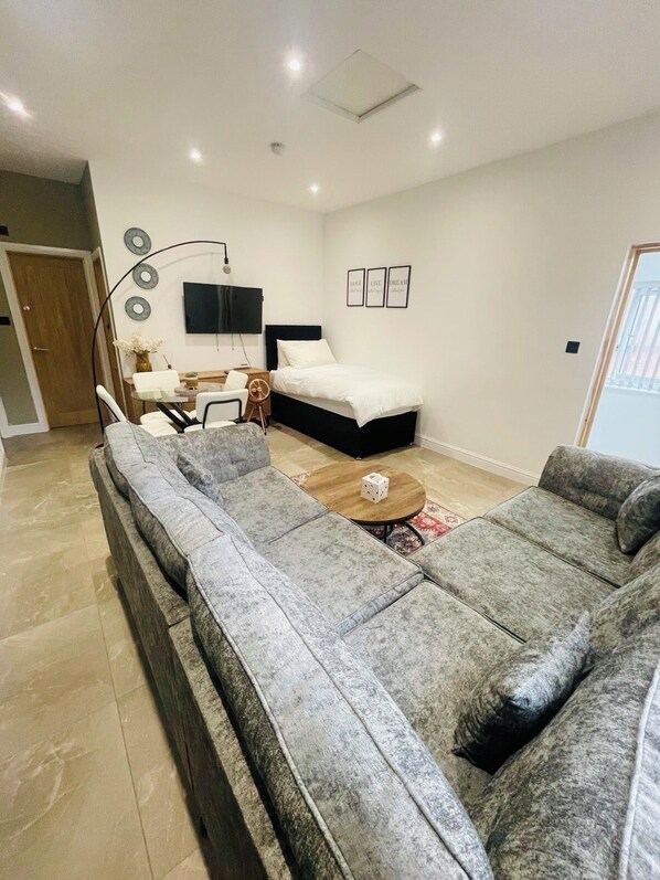 2 bedrooms, WiFi, bed sheets