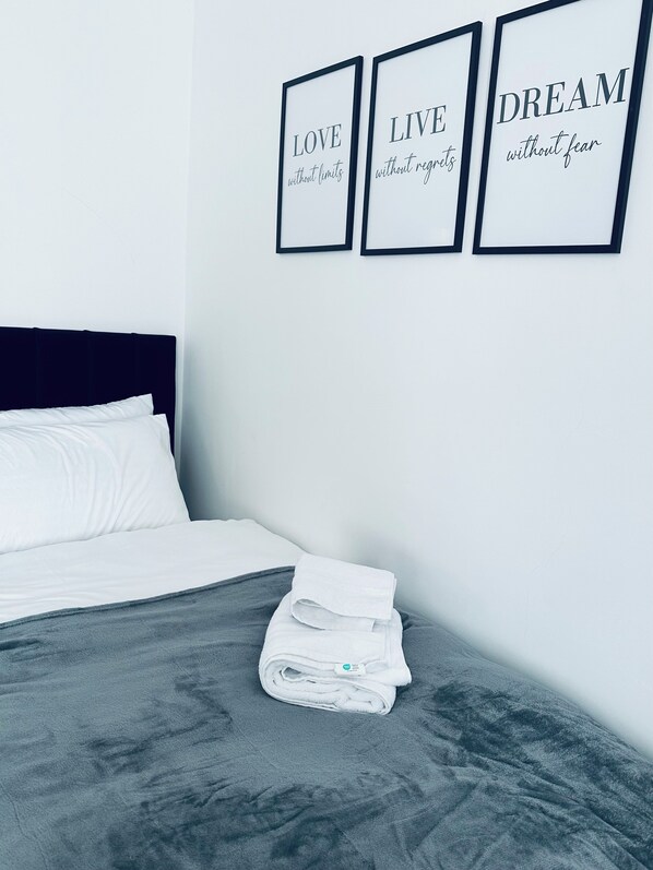 2 bedrooms, WiFi, bed sheets