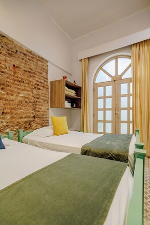 Twin Room | In-room safe, free WiFi