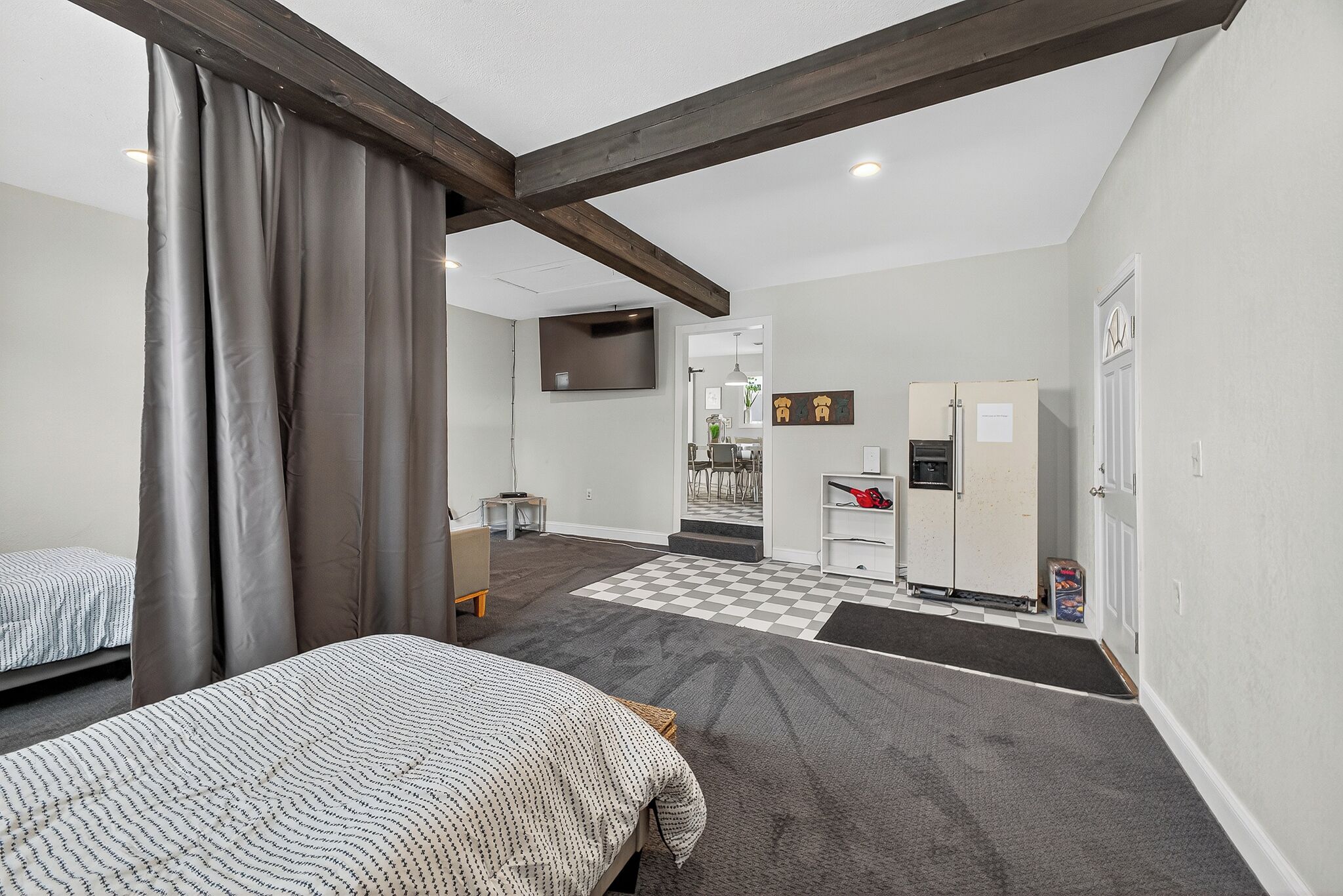 5 dormitoris, planxa i posts de planxar, wifi i roba de llit 