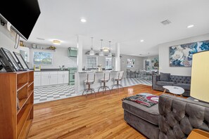 Smart TV - Retro Style River house in Milton Florida on Beautiful Black Water River.  (Milton)