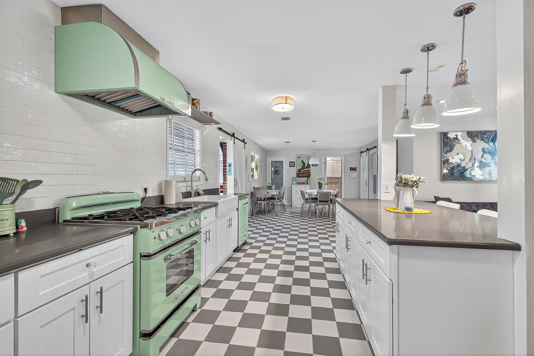 Frigorífic, microones, forn i placa de cuina 