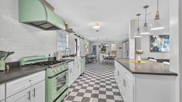 MikrovÄgsugn, ugn, spishÀll och diskmaskin