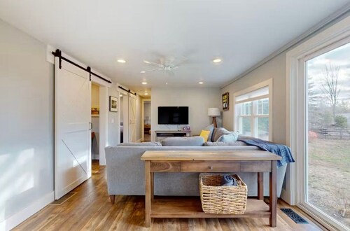 3-Bedroom, Dog Friendly, Wooded Retreat near Glen Lake!