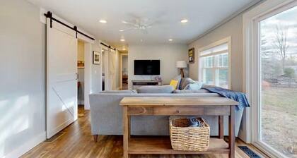 3-Bedroom, Dog Friendly, Wooded Retreat near Glen Lake!