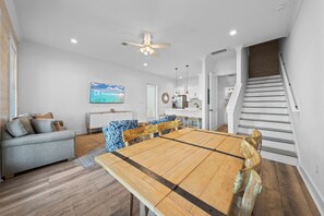 Hus – signature, 2 soverom, terrasse, ved stranden | Spiseområde på rommet