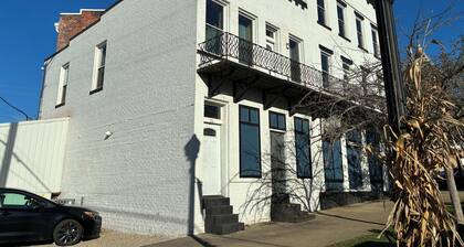 Peaceful apartment with AC in charming McConnelsville