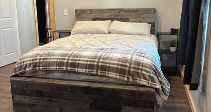 Peaceful apartment with AC in charming McConnelsville