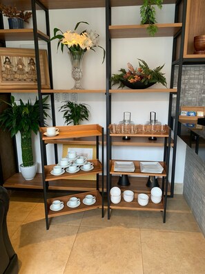 فطور مطهو حسب الطلب مجانًا يوميًا