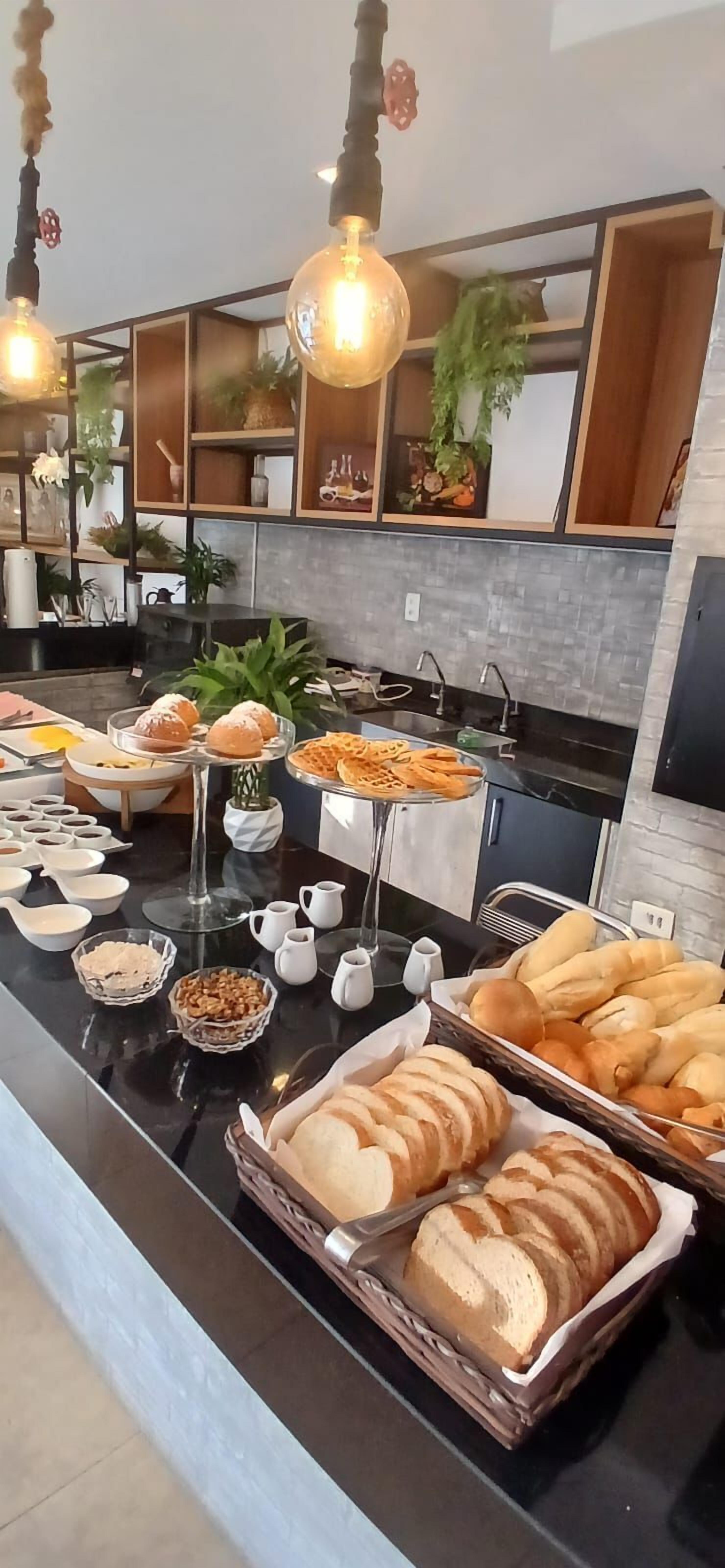 Petit déjeuner préparé à la commande compris tous les jours