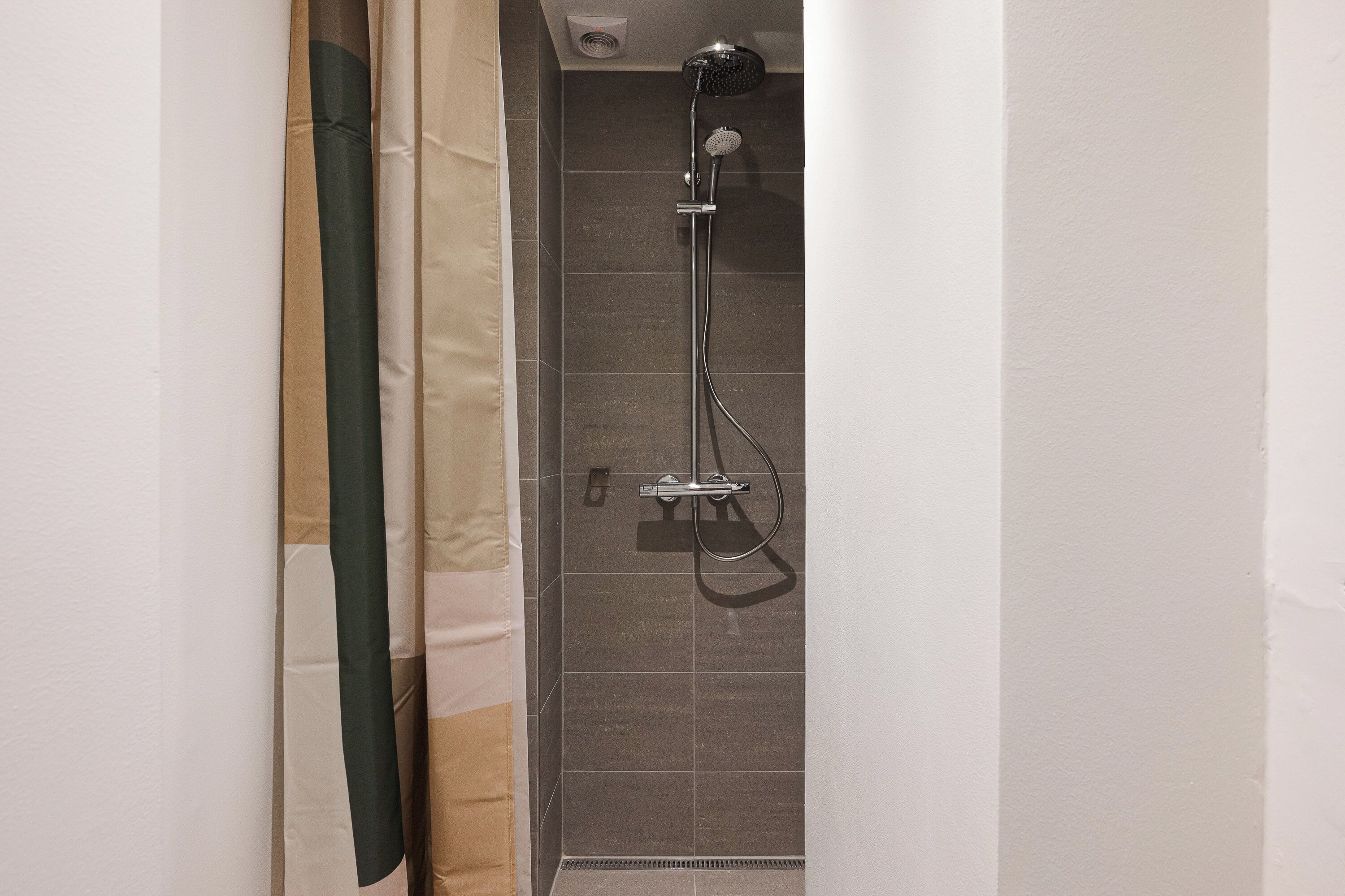 Superior Apartment, City View | Bathroom shower