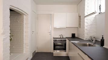 Superior Apartment, City View | Private kitchen