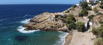 Captain's View Guesthouse: Aegean's heart unfolds in your eyes