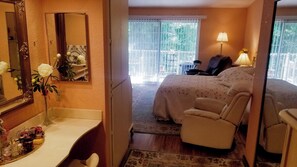 2 bedrooms, desk, iron/ironing board, free WiFi