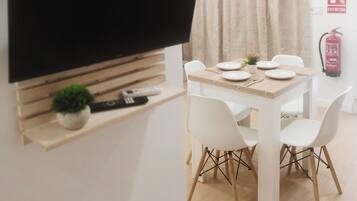 Suite estudio Confort, ducha adaptada, no fumadores | Zona de estar