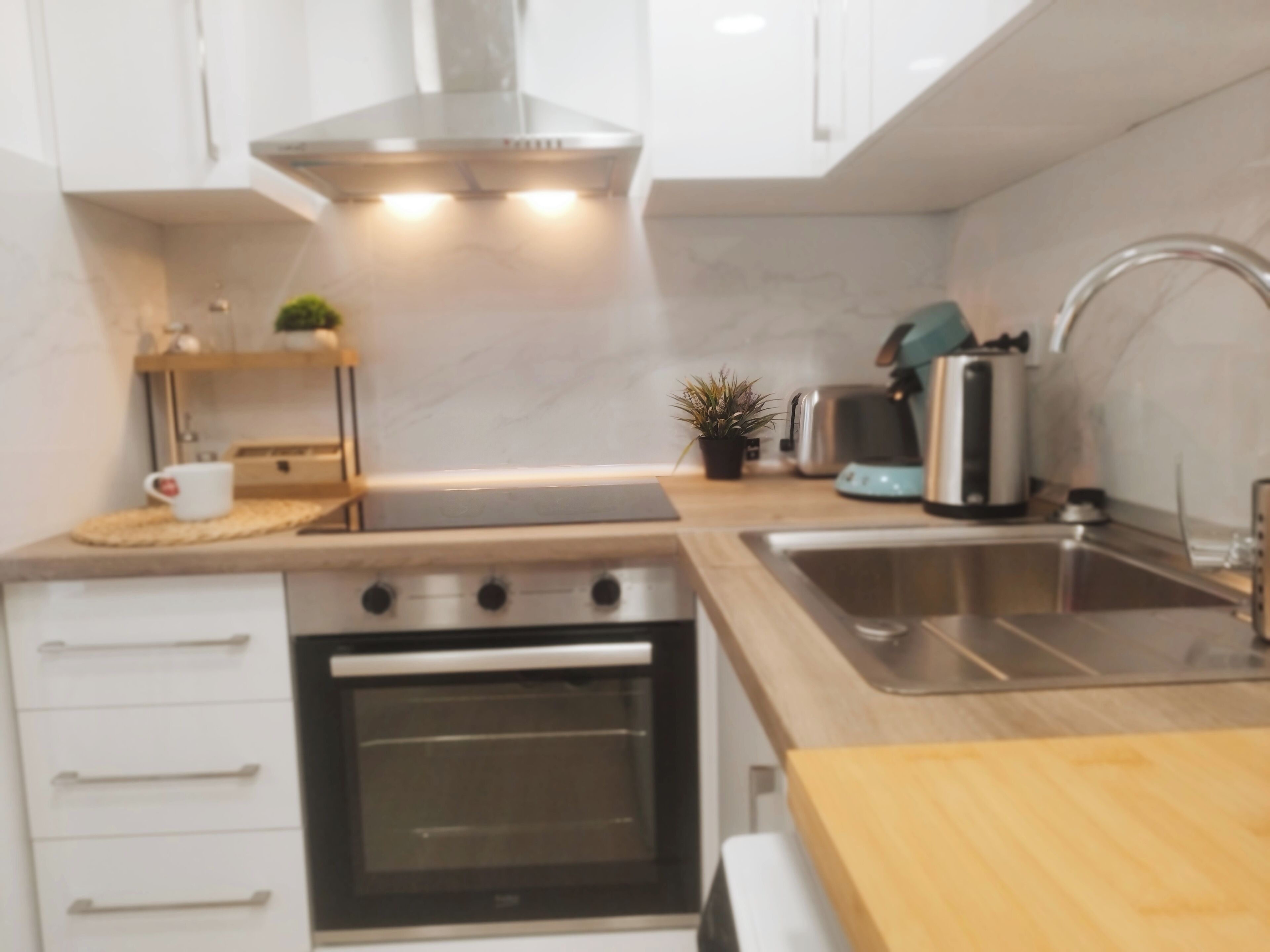 Comfort Studio Suite, Roll-in Shower, Non Smoking | Private kitchen