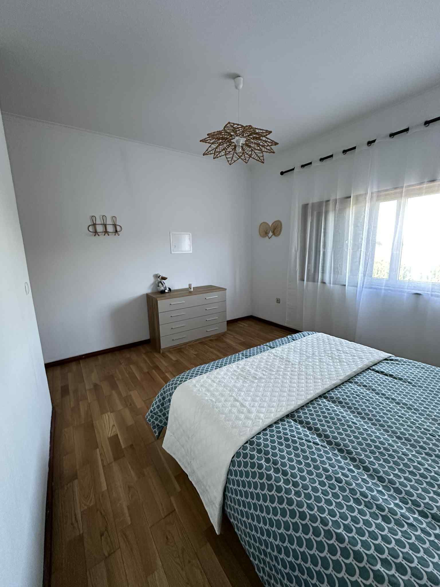 4 chambres, fer et planche à repasser, Wi-Fi, draps fournis